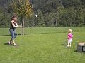 Federballversuch mit Mama